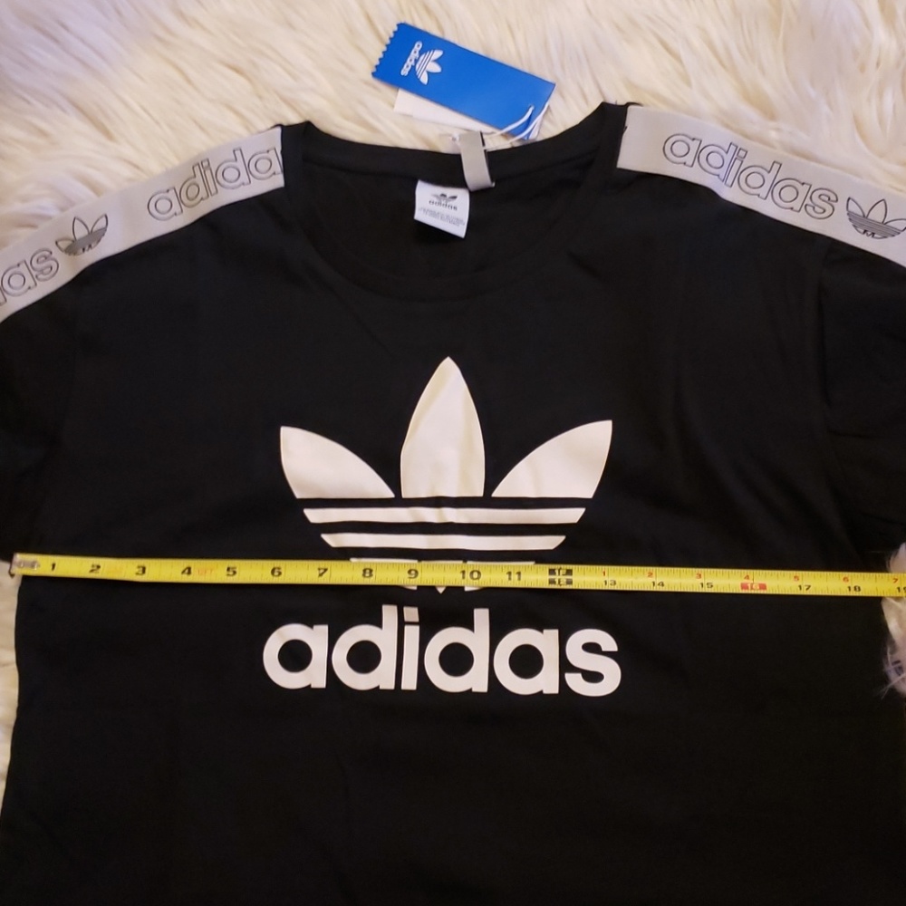 Adidas Printed-Logo Cropped Tee - Picture 7 of 8